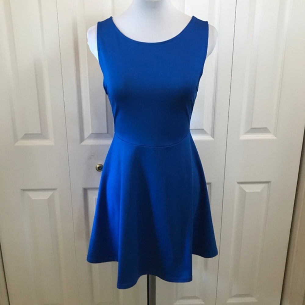 🎀 3 for 20 H&M divided skater dress